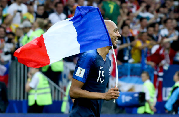 在禁区内的 在禁区内的